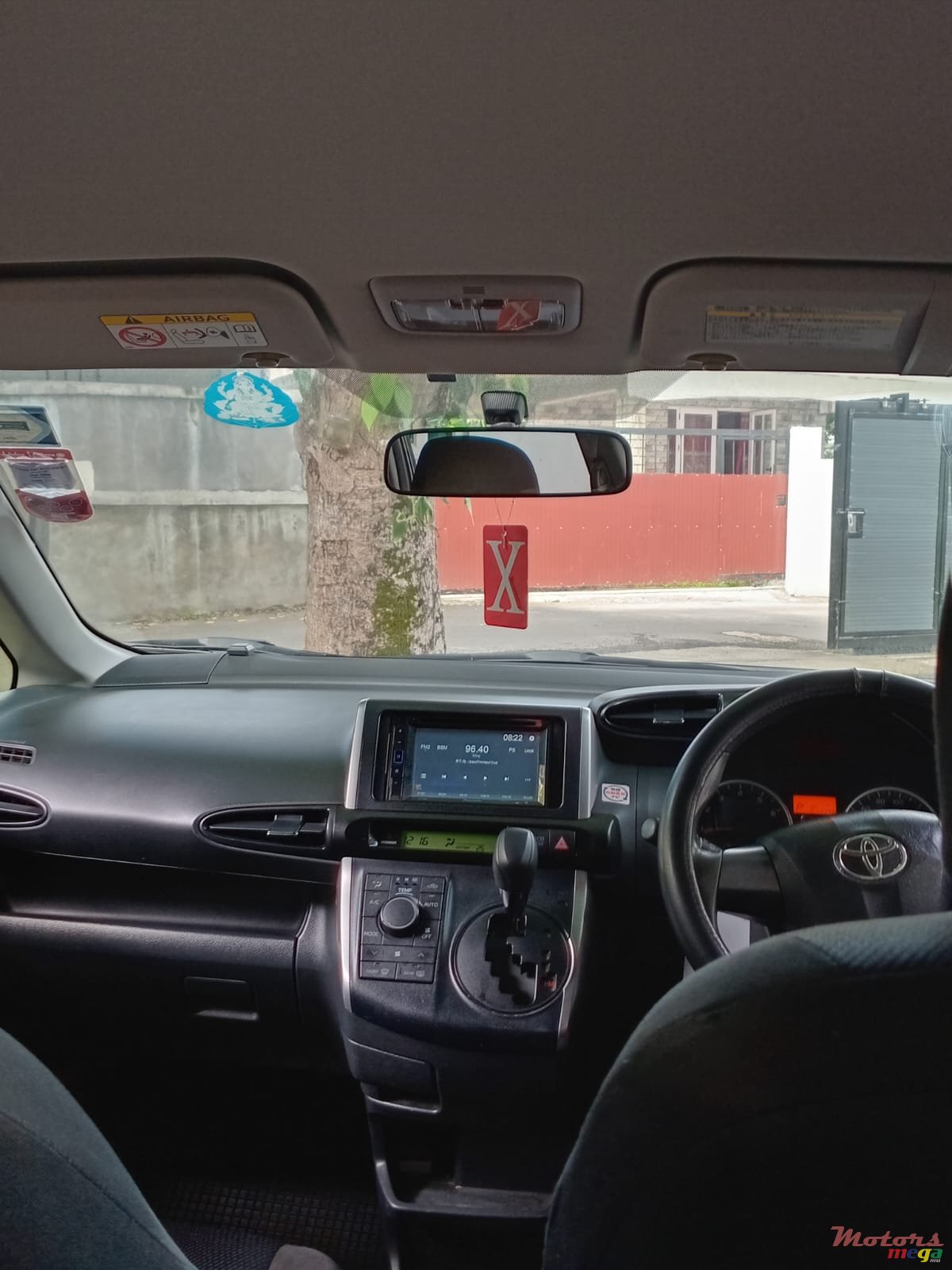 2016' Toyota Wish photo #6