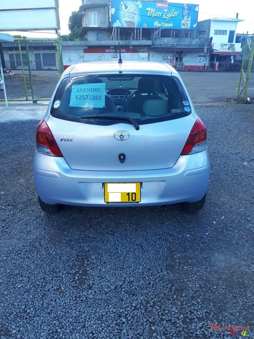 2010' Toyota Vitz photo #3