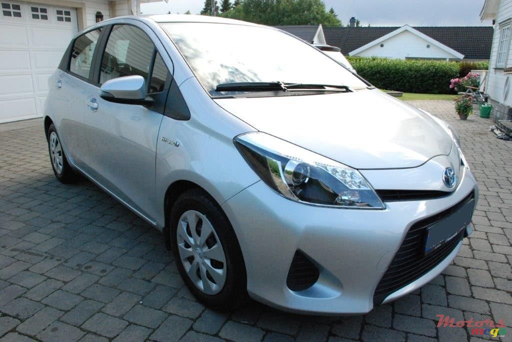 2014' Toyota Yaris 1.5 photo #1