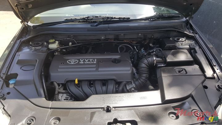 2005' Toyota Avensis photo #7