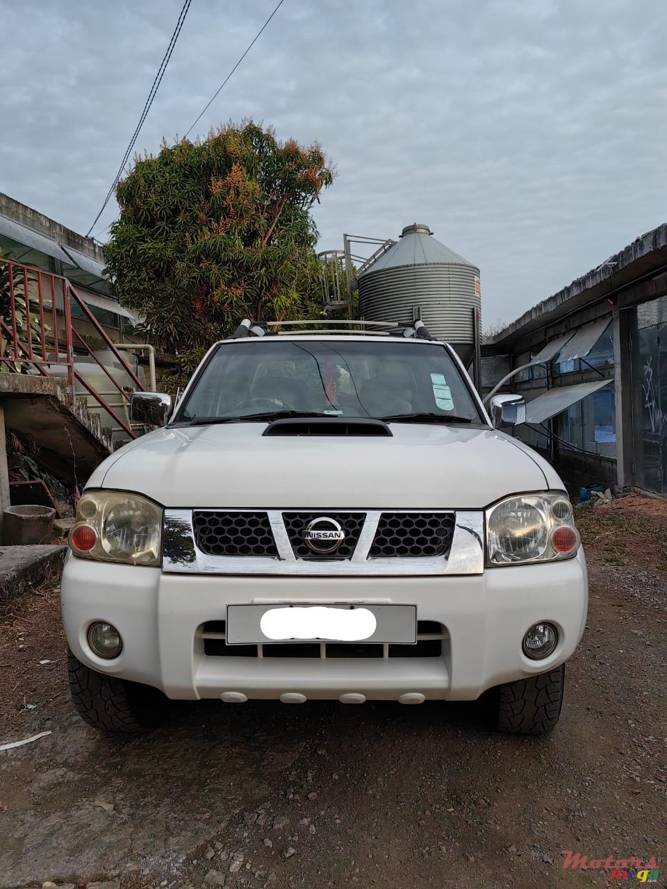 2014' Nissan NP300 photo #1