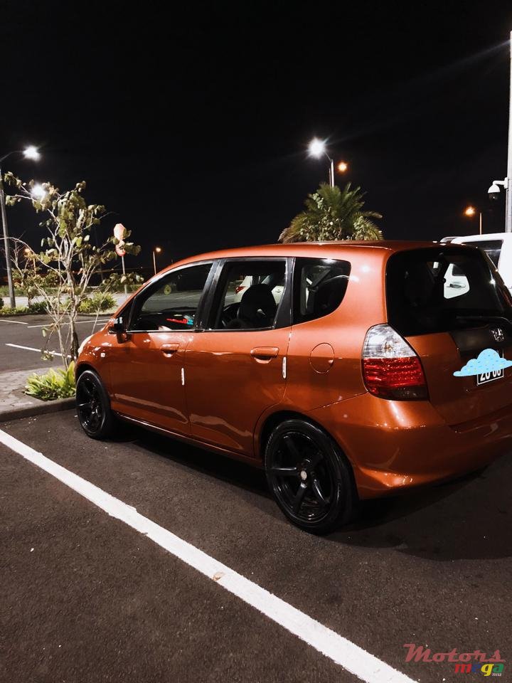 2006' Honda Fit photo #2