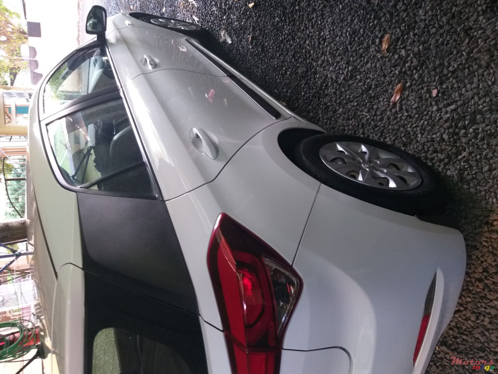 2016' Hyundai i20 photo #1