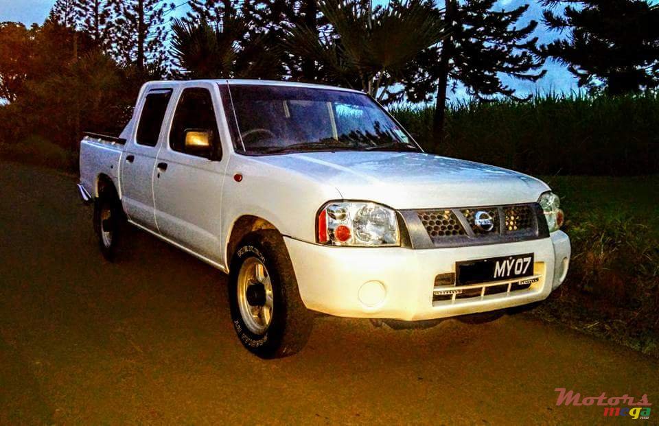 2007' Nissan Navara Japan photo #1