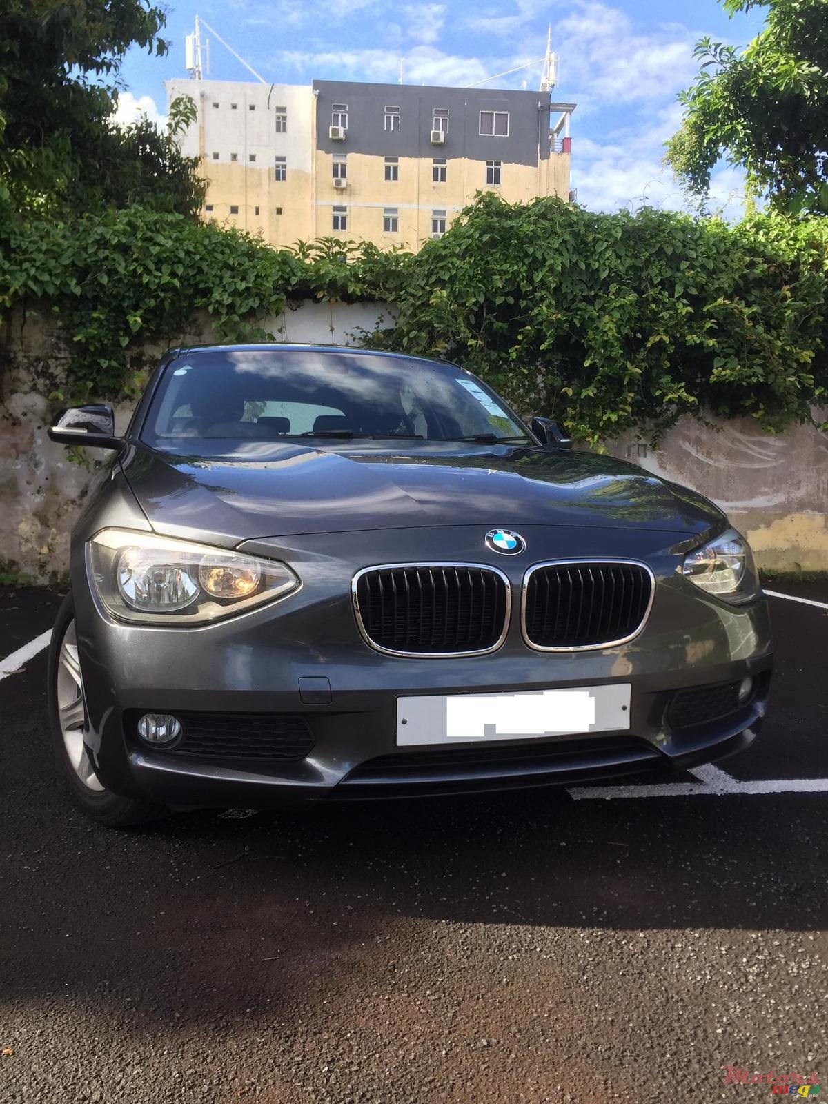 2012' BMW 1 Series 5 Door Twin Turbo photo #4