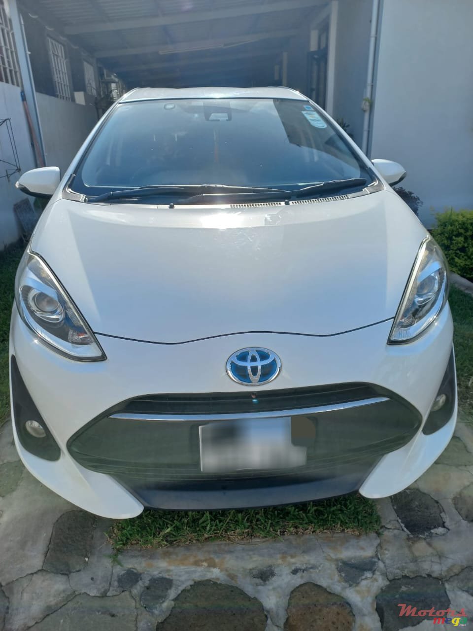 2018' Toyota Aqua photo #2