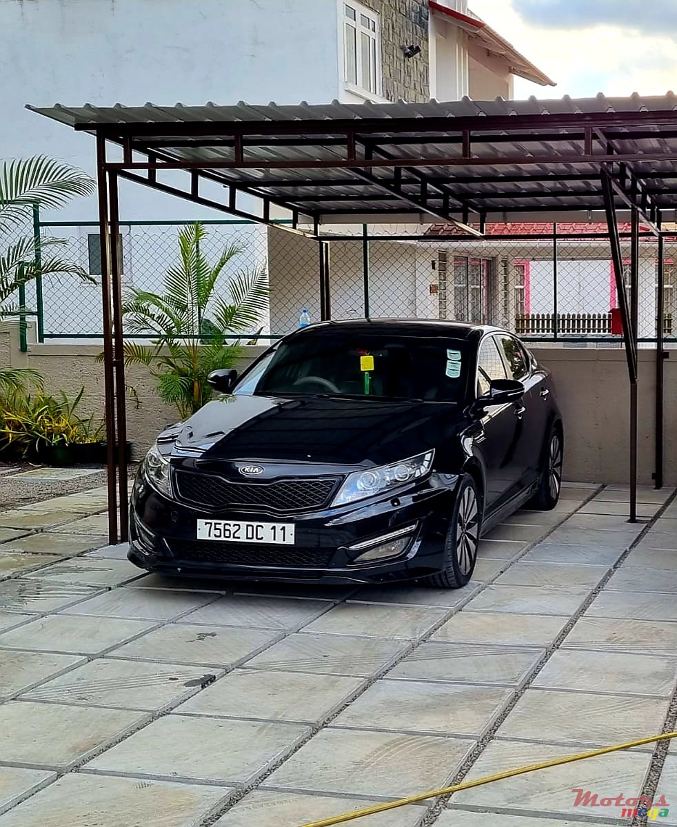 2011' Kia Optima photo #1