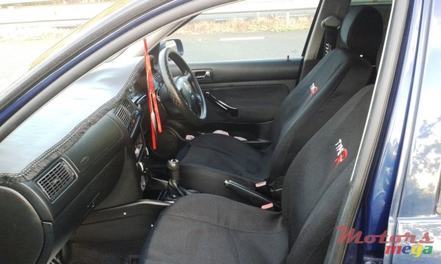 2006' Volkswagen Golf IV ocean photo #6