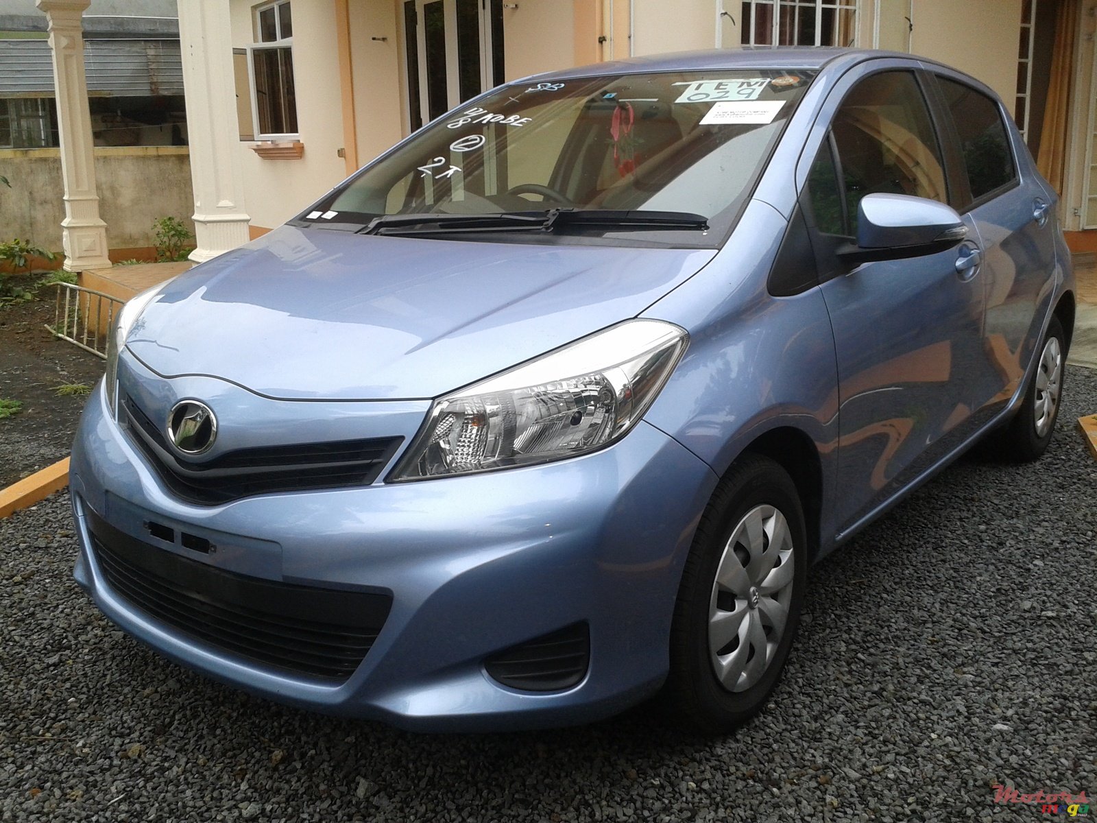 2012' Toyota Vitz NIL photo #4