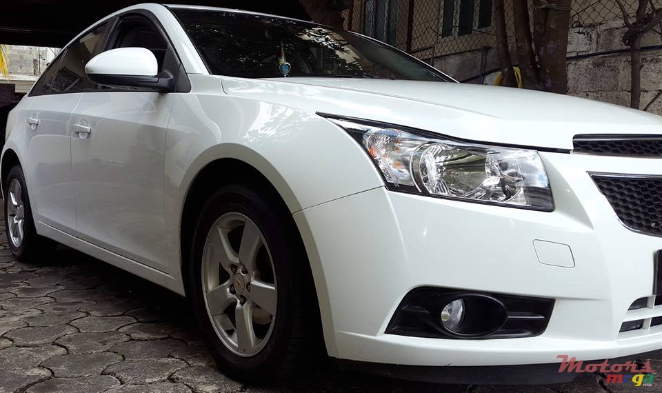 2011' Chevrolet photo #2