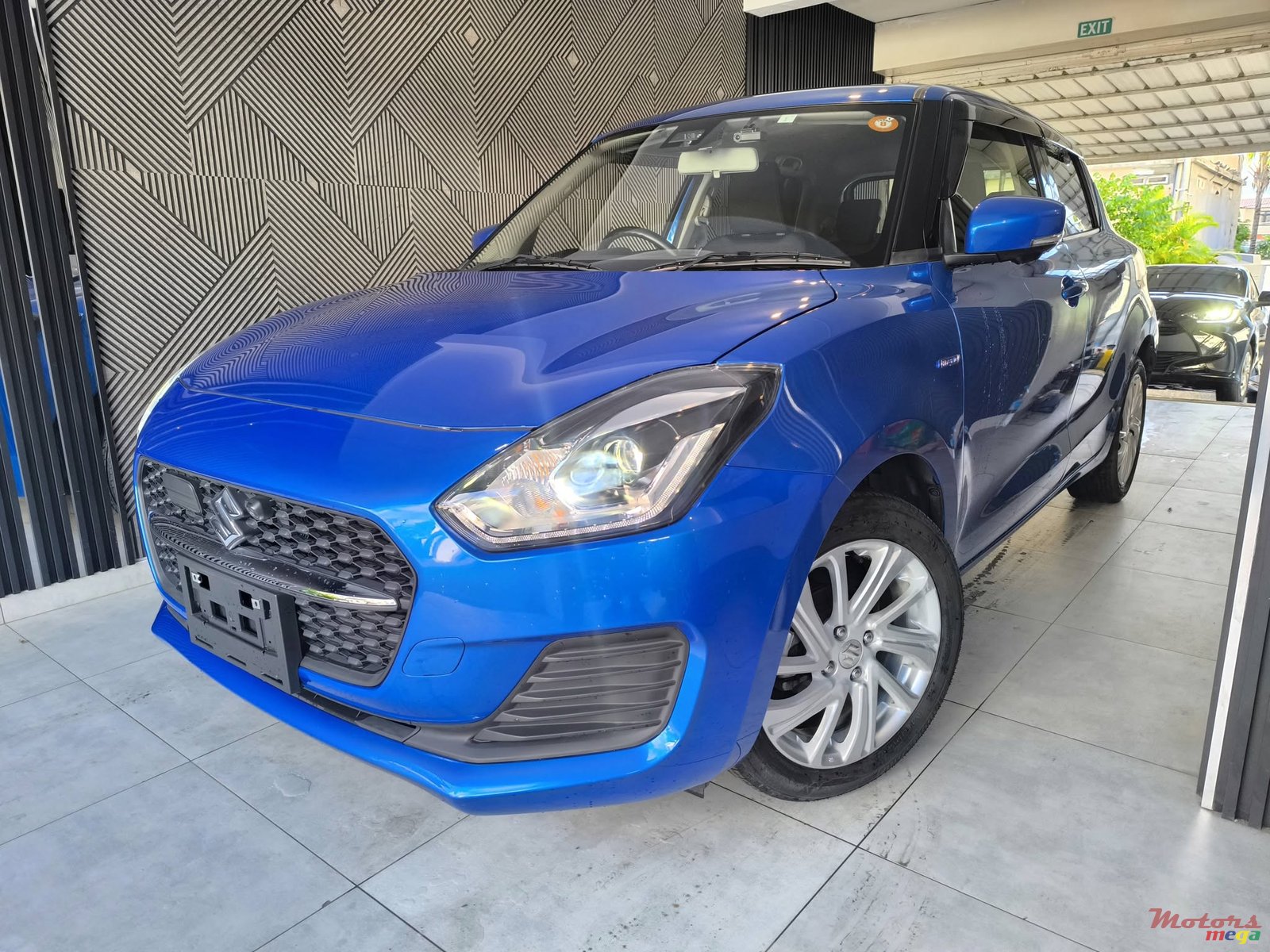 2023' Suzuki Swift photo #1