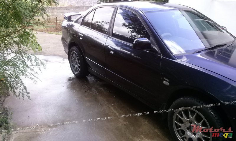 2003' Mitsubishi Galant photo #2