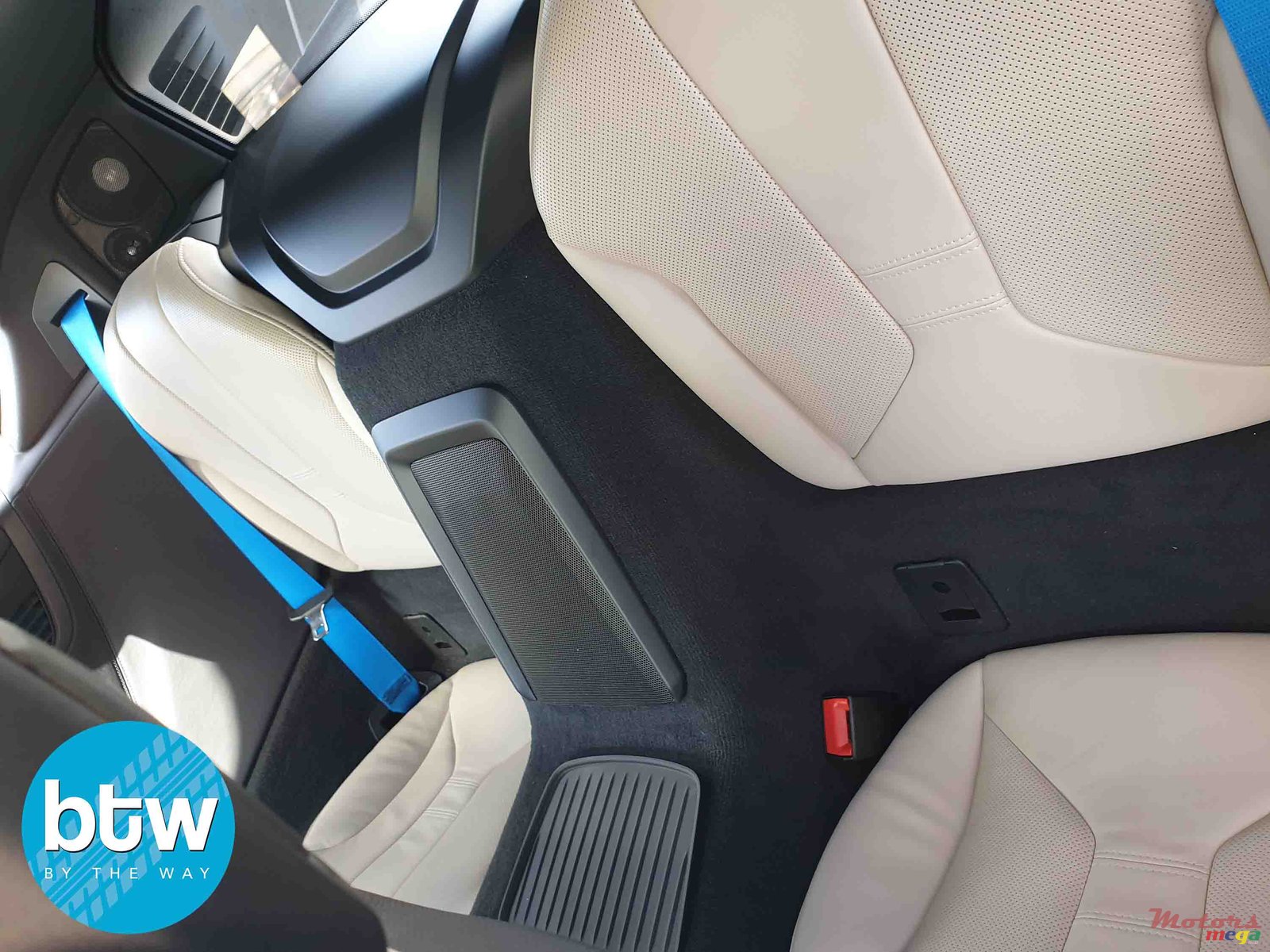 2015' BMW i8 Pure impulse package photo #5