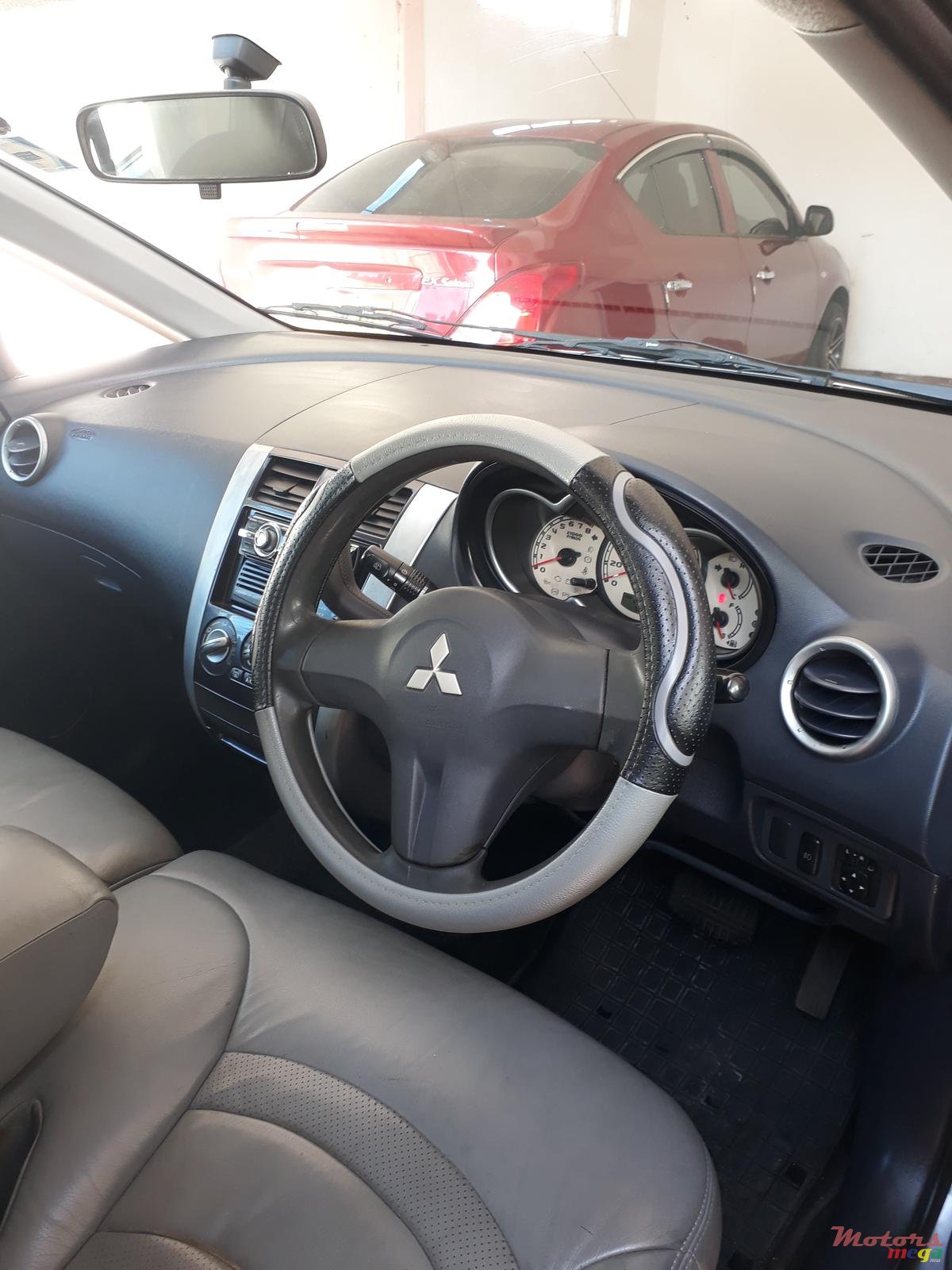 2003' Mitsubishi Colt photo #7