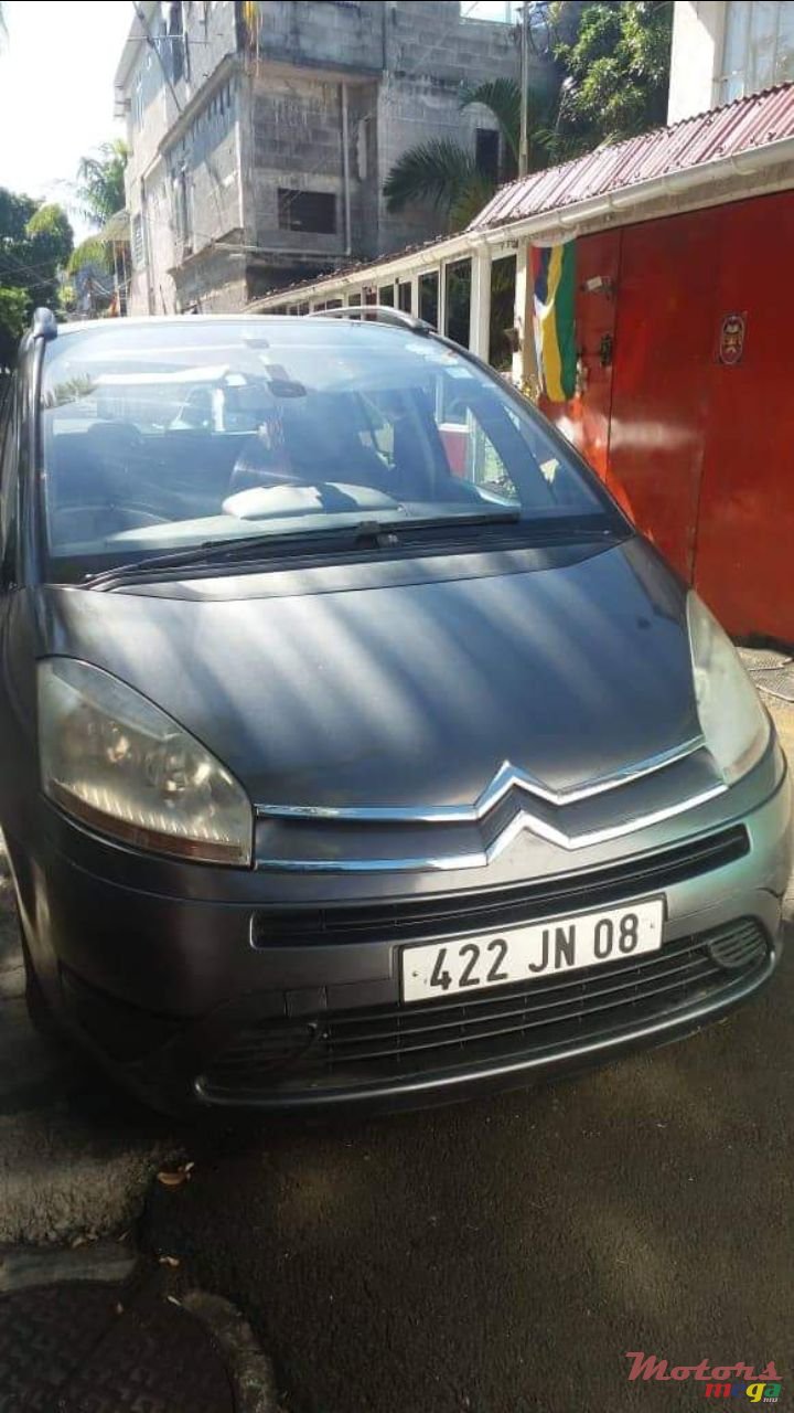 2008' Citroen C4 Picasso photo #1
