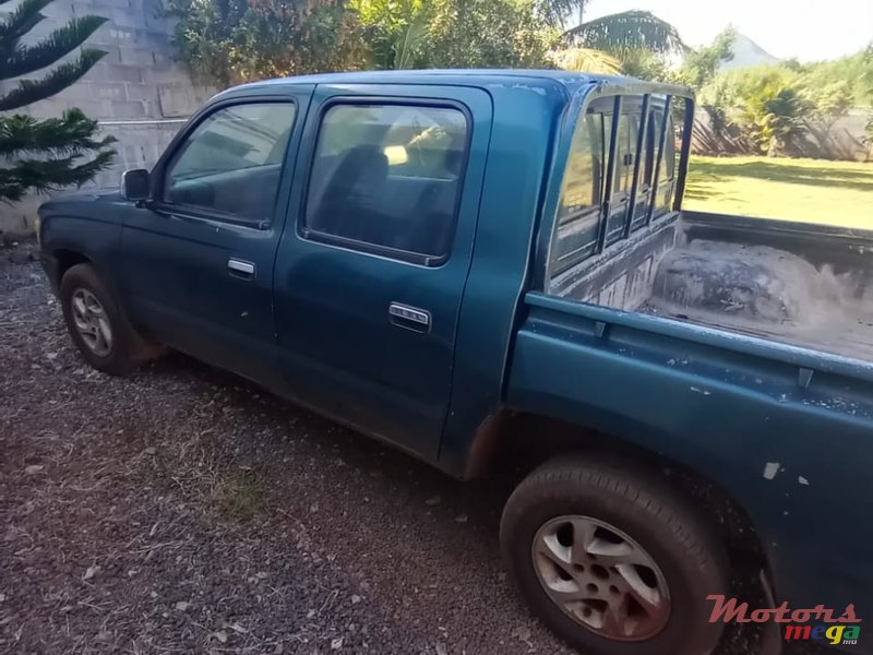 1998' Toyota Hilux photo #3