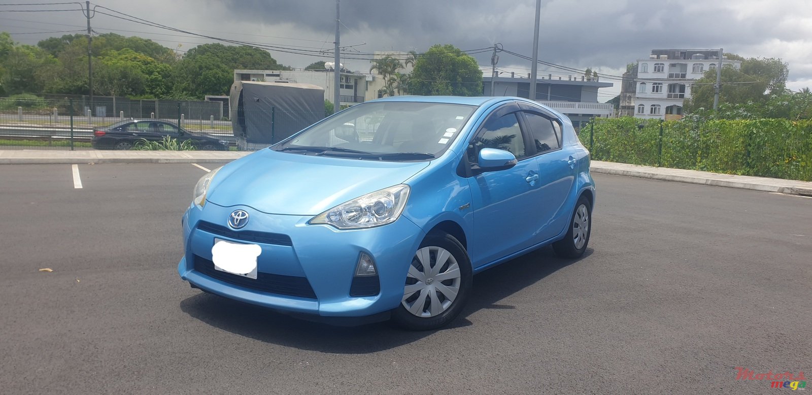 2014' Toyota Aqua photo #2