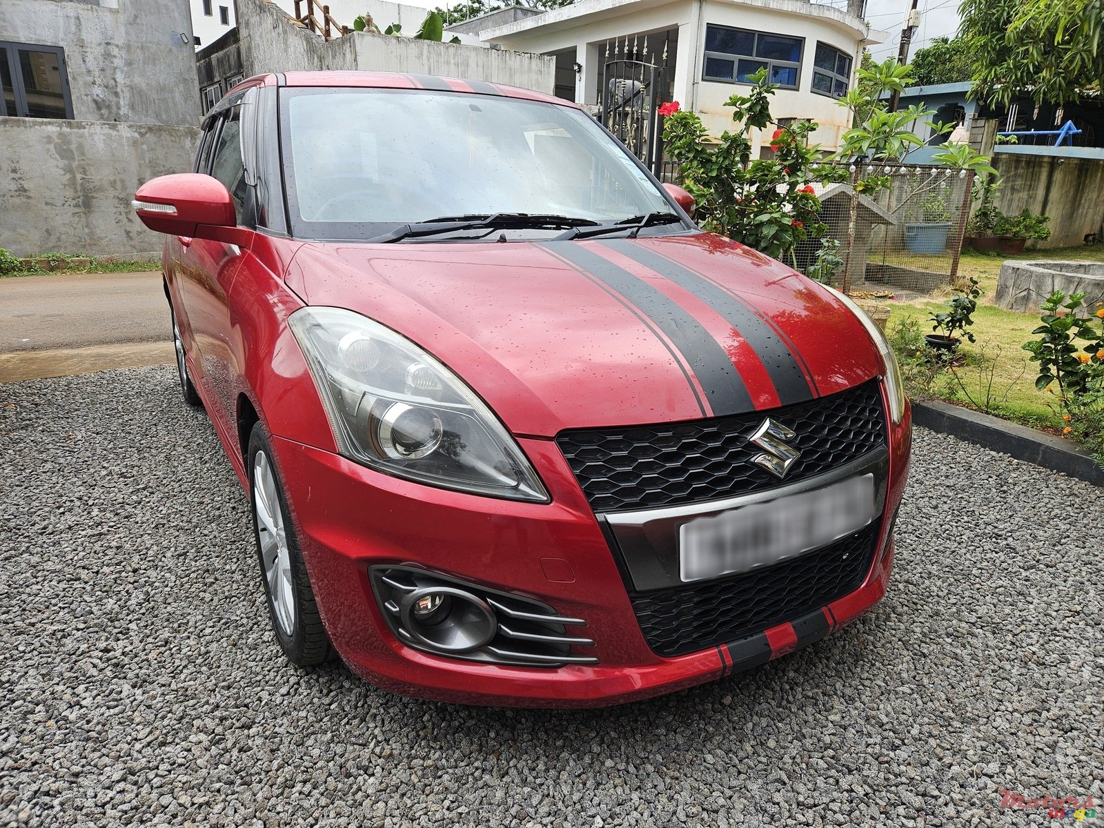 2015' Suzuki Swift photo #2