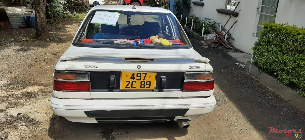 1989' Toyota photo #3