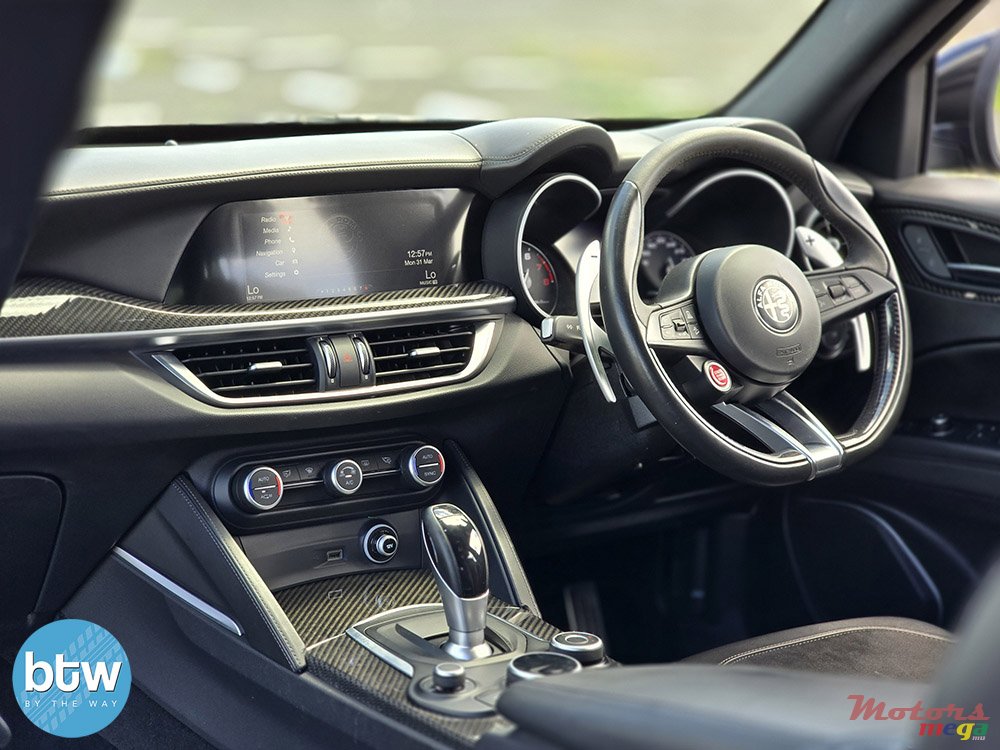 2019' Alfa Romeo Stelvio QUADRIFOGLIO V6 2.9 photo #5