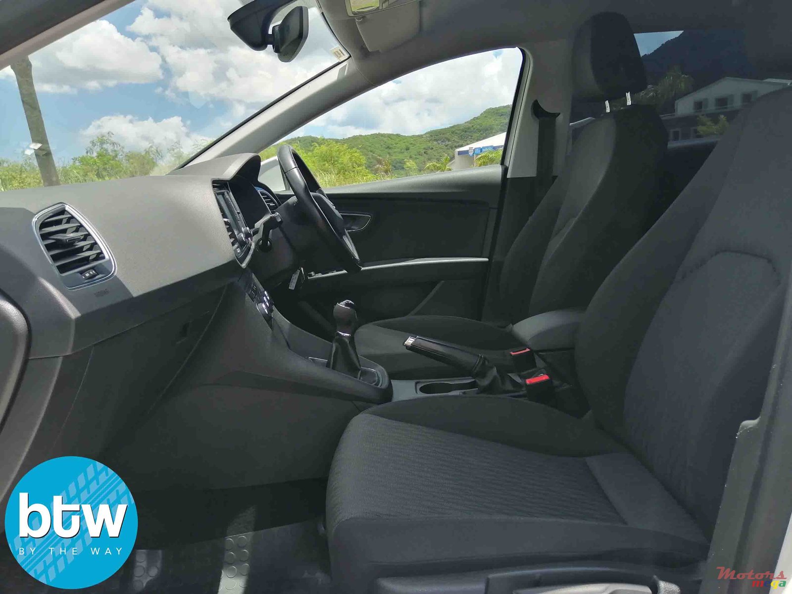 2016' SEAT Leon photo #5