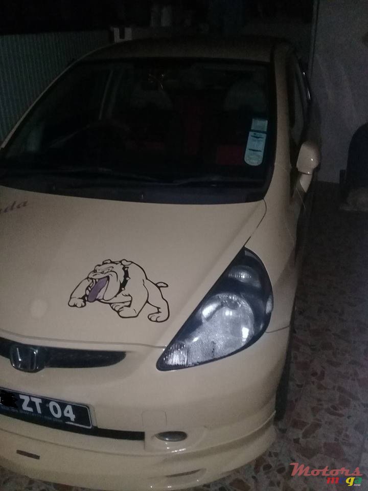 2004' Honda Fit photo #1