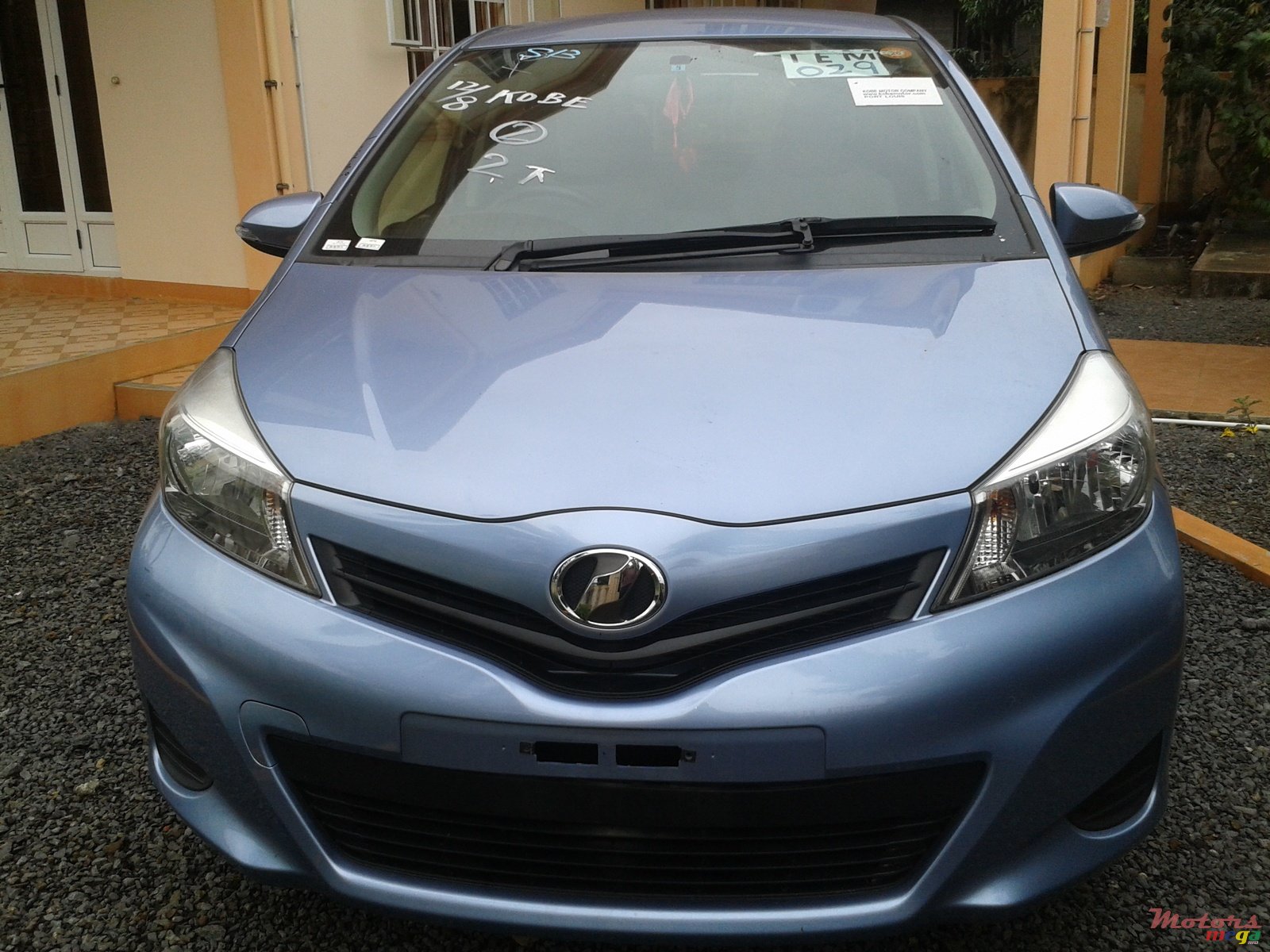 2012' Toyota Vitz NIL photo #1