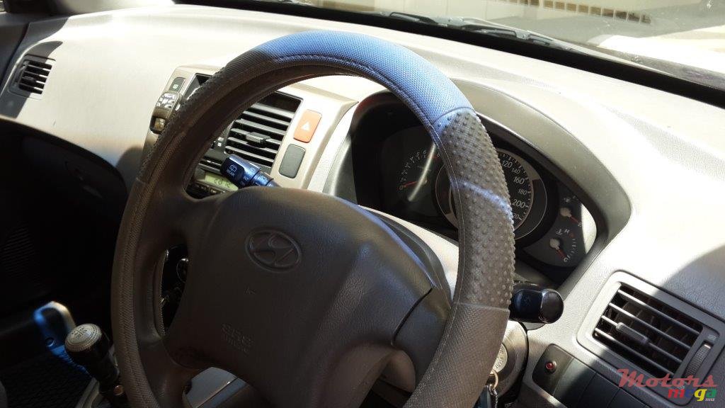 2005' Hyundai Tucson 4x4 photo #4