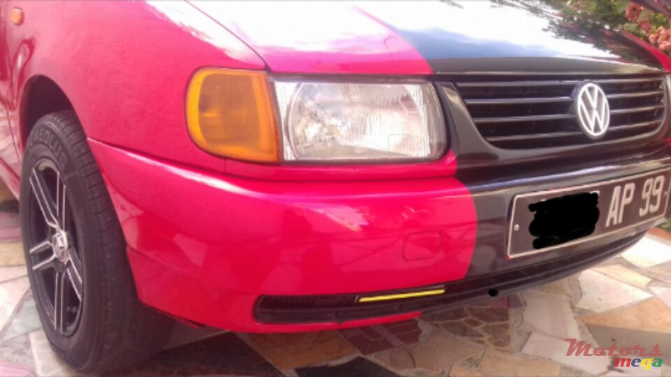 1999' Volkswagen Polo Hatchback photo #2