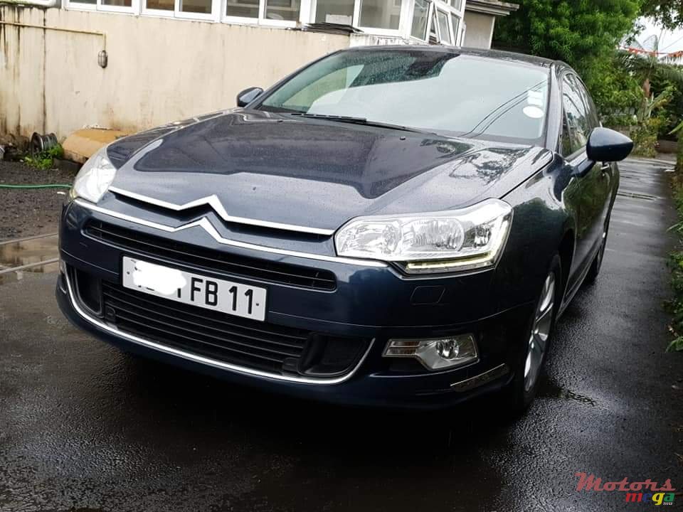 2011' Citroen C5 Automatic photo #2