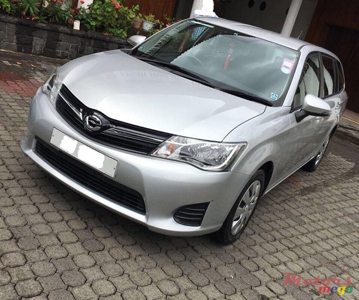 2012' Toyota Fielder photo #1