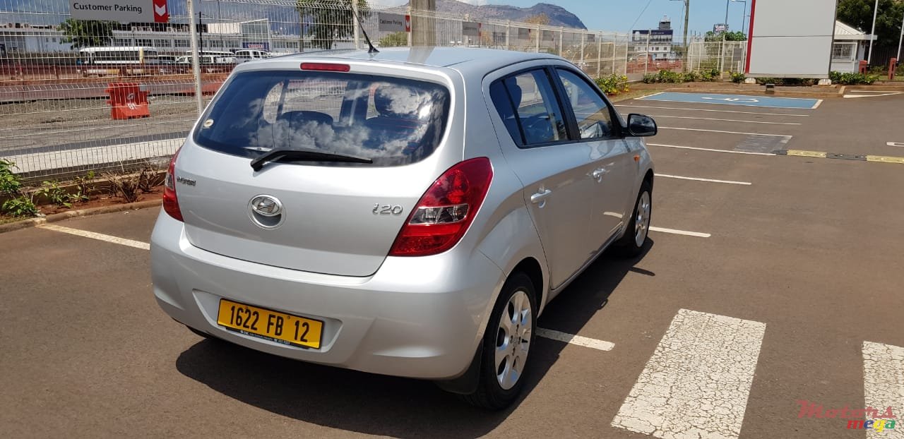 2012' Hyundai i20 photo #4