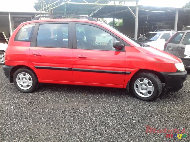 2001' Hyundai Matrix photo #2