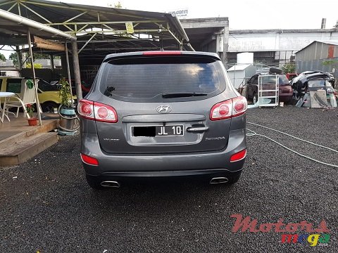 2010' Hyundai Santa Fe photo #7