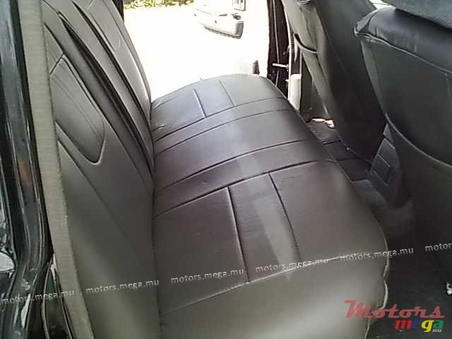 1995' Toyota 4X4 HILUX photo #4