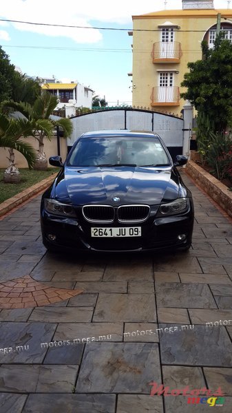 2009' BMW 3 Series Sedan None photo #1