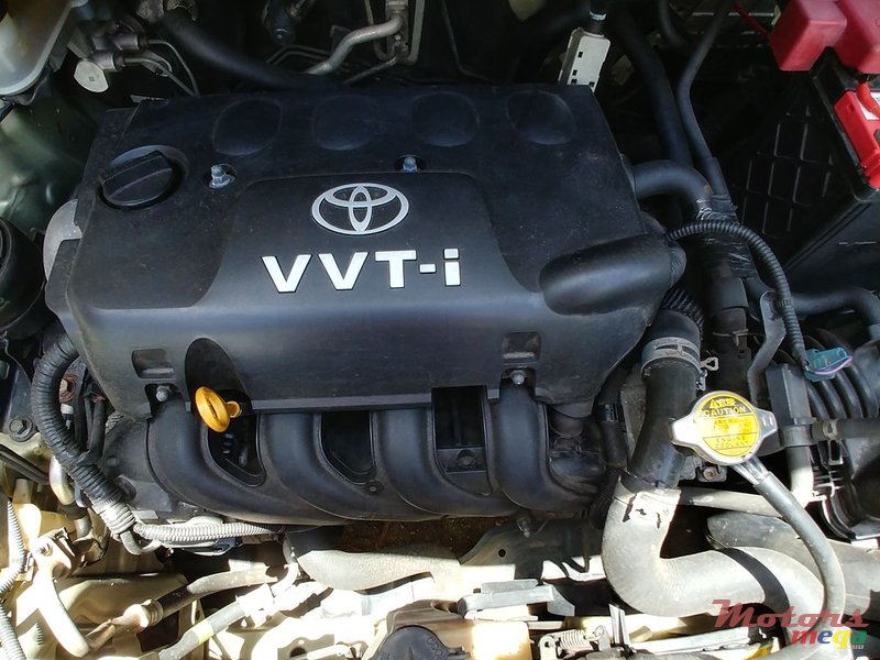 2008' Toyota Yaris photo #5