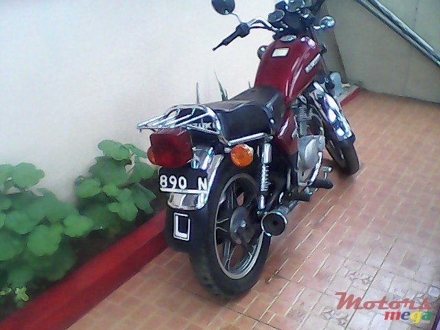 2004' Suzuki photo #1