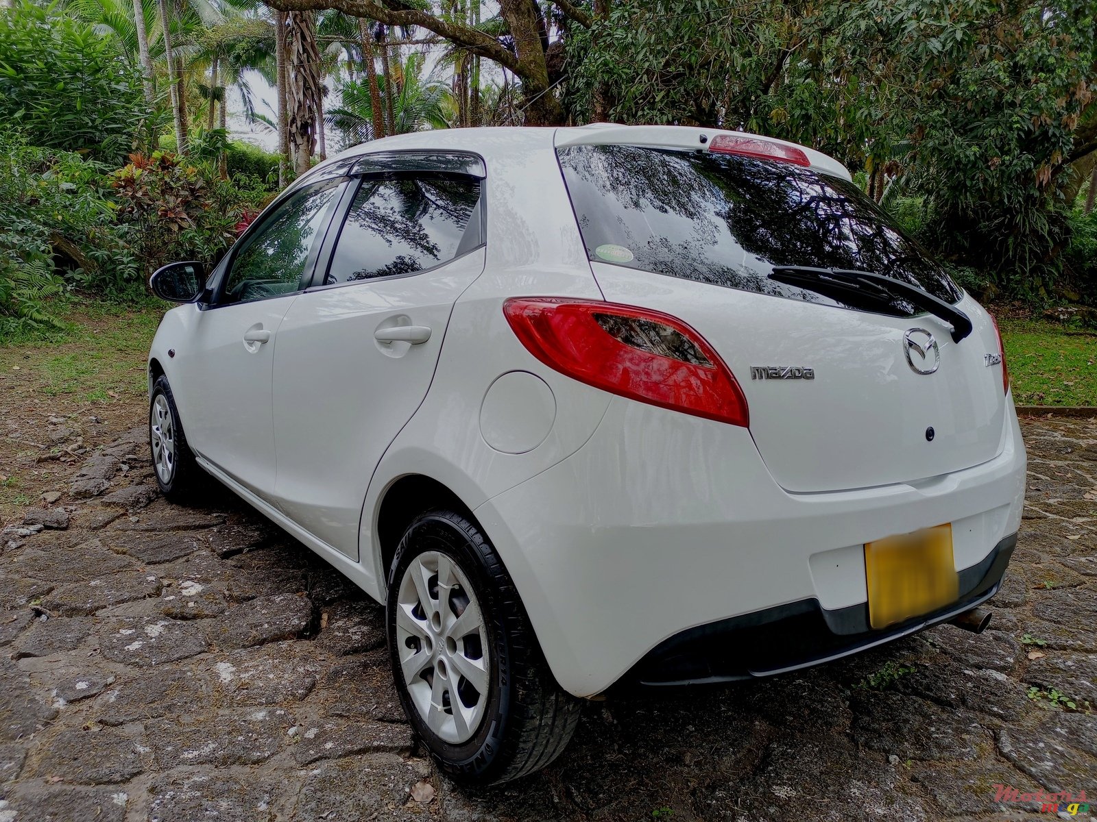 2009' Mazda Demio photo #4