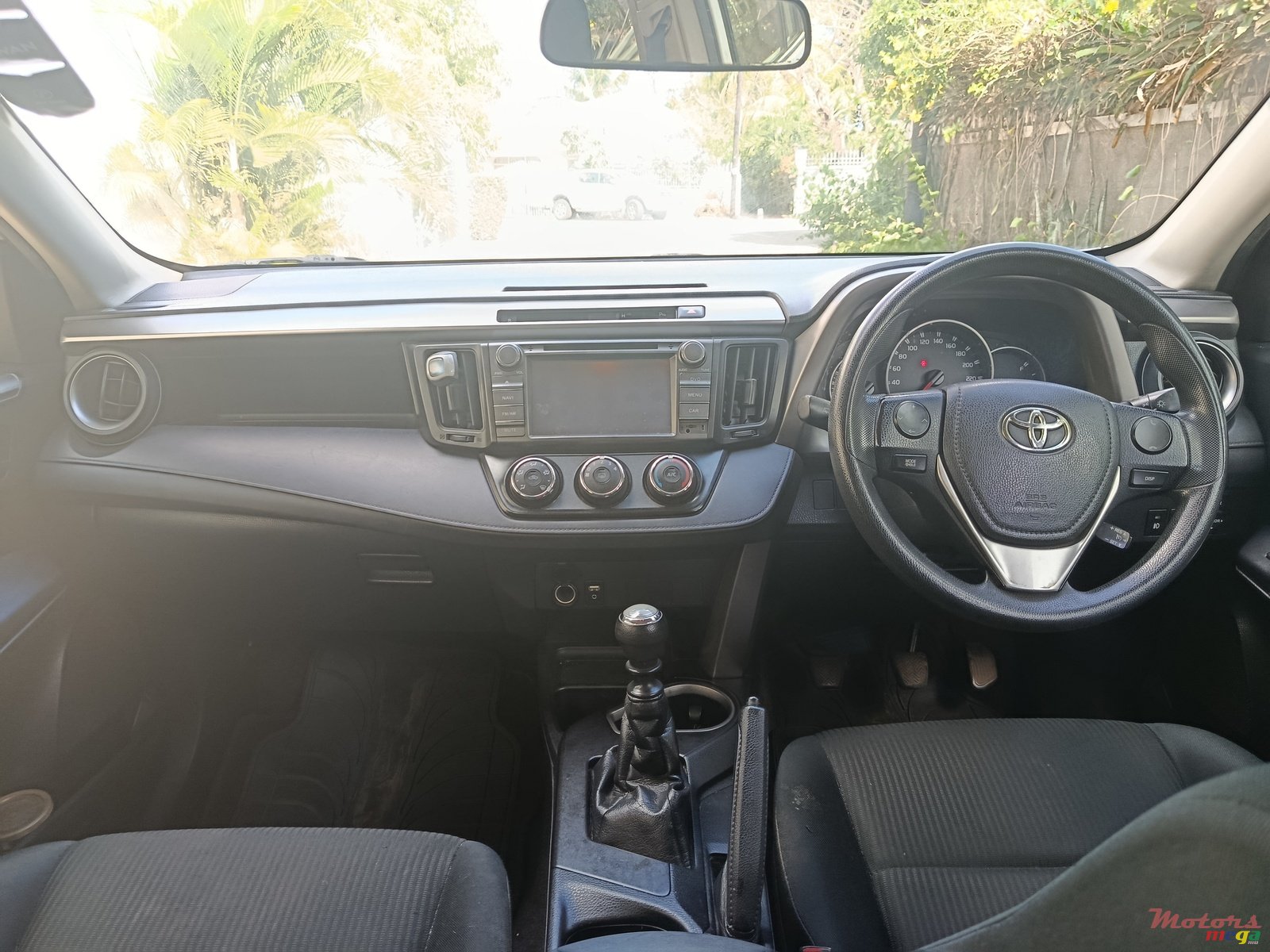 2017' Toyota RAV4 photo #5