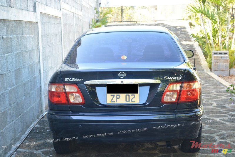 2002' Nissan photo #2