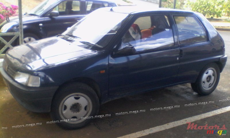 1992' Peugeot 2 doors photo #1