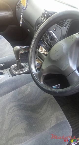 2000' Mitsubishi Lancer photo #2