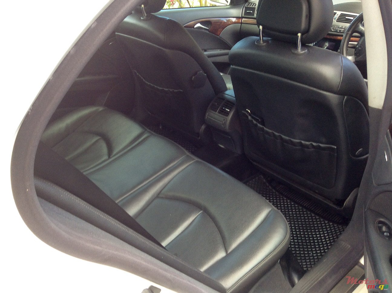 2004' Mercedes-Benz E-Class photo #5