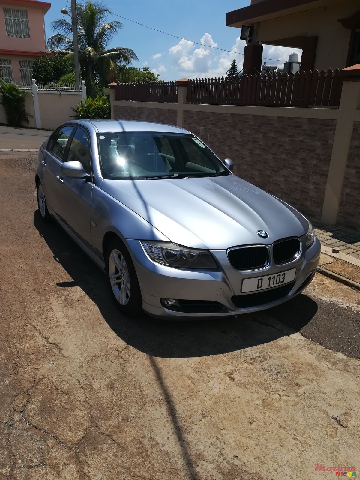 2009' BMW 3 Series photo #4