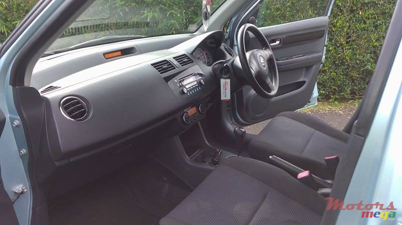 2007' Suzuki Swift photo #5