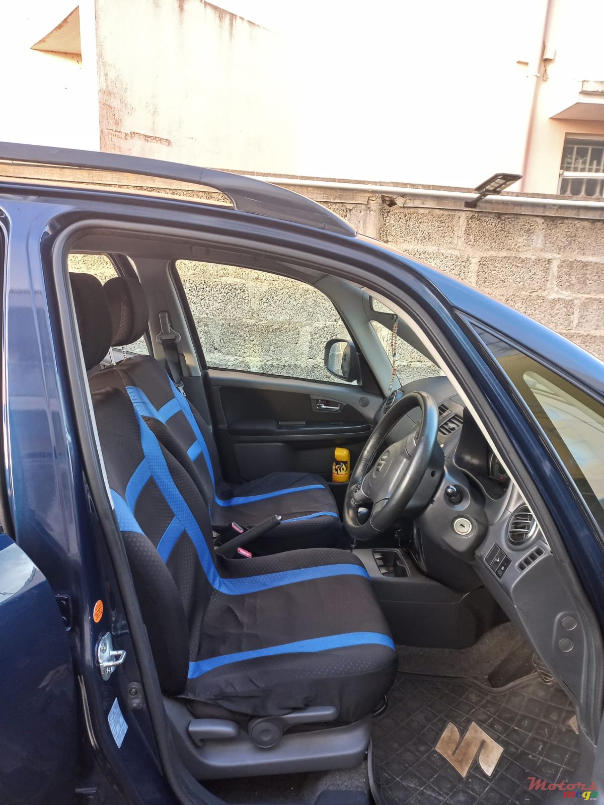 2011' Suzuki SX4 photo #5