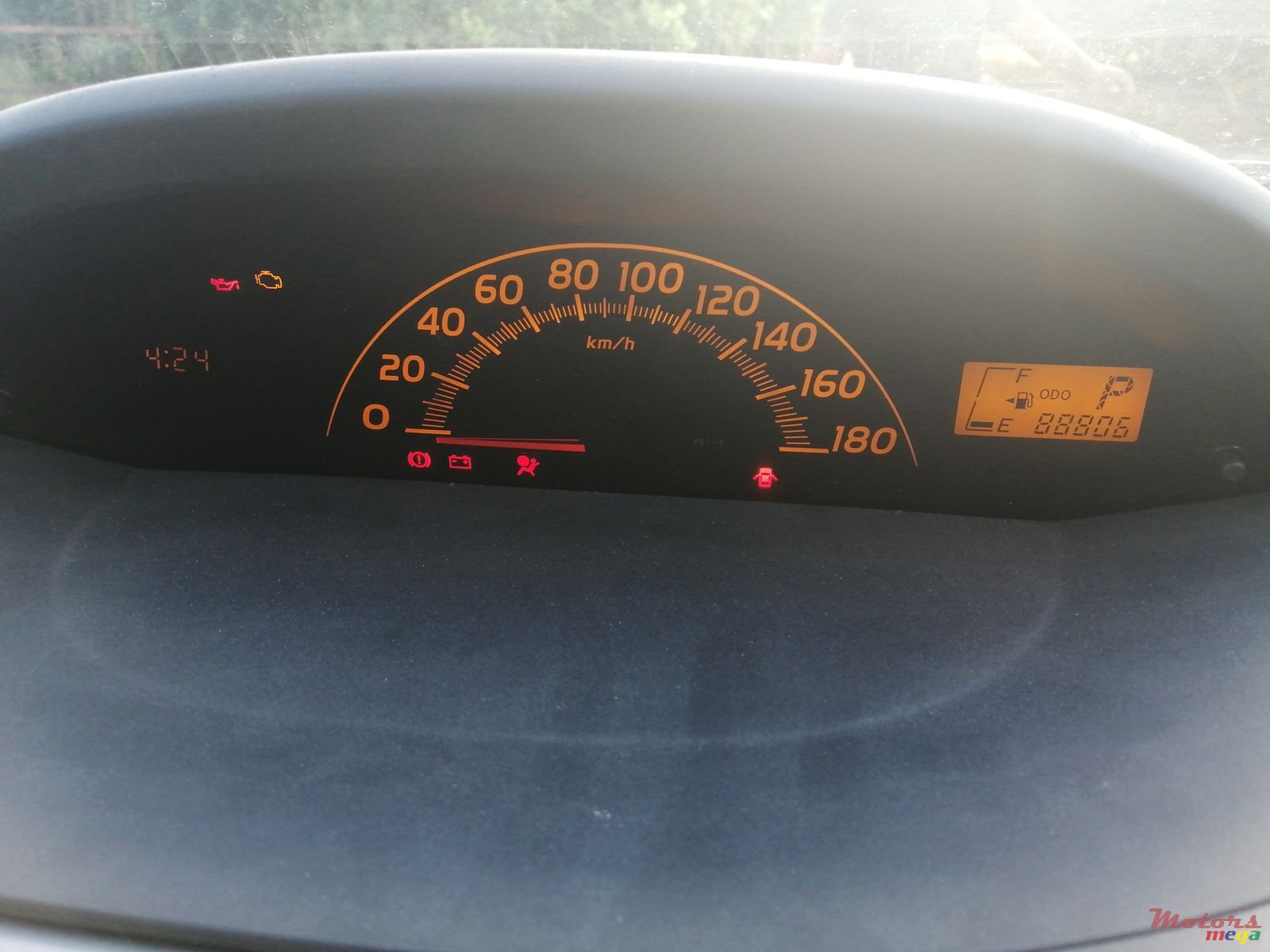 2008' Toyota Vitz photo #6