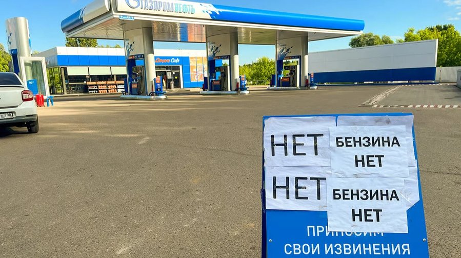 Gas Lines Are Getting So Bad In Russia That Drivers Are Switching Fuels