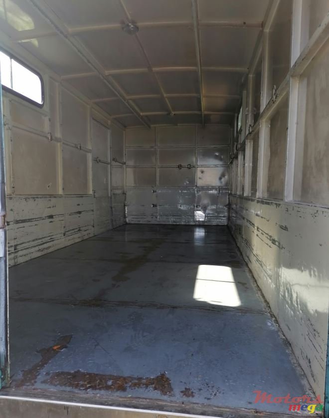 2015' Isuzu NQR photo #2